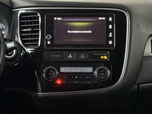 Used 2017 Mitsubishi Outlander SE image 15