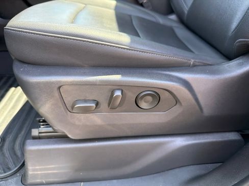 Used 2025 Chevrolet Silverado 1500 LTZ w/ LTZ Premium Package AWD/4WD image 19