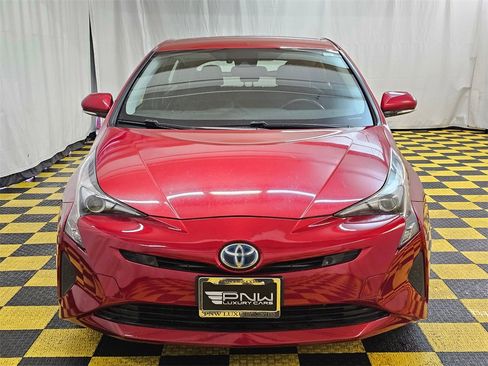 Used 2018 Toyota Prius Three image 8