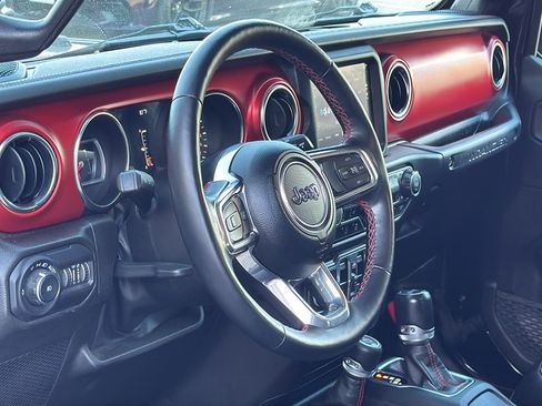 Certified 2022 Jeep Wrangler Unlimited Rubicon w/ Cold Weather Group image 9