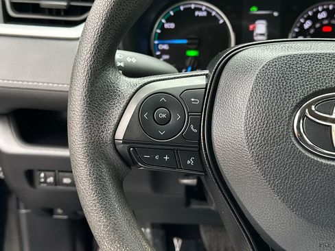 Used 2022 Toyota RAV4 LE image 23