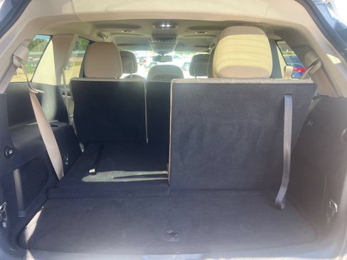 Used 2017 Dodge Journey SE w/ Flexible Seating Group FWD image 9