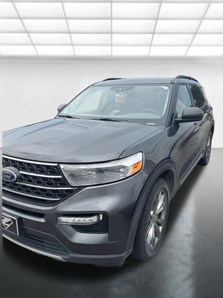 Used 2020 Ford Explorer XLT w/ Equipment Group 202A AWD/4WD image 2