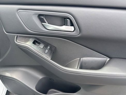 New 2026 Nissan Rogue SV FWD image 17