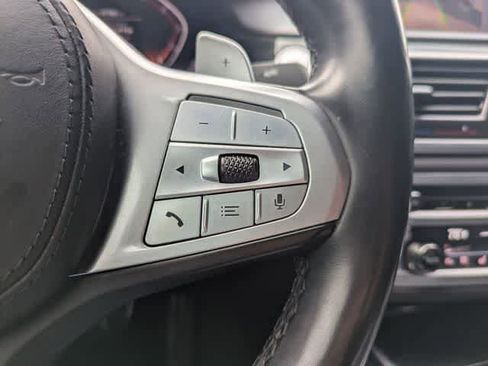 Used 2022 BMW 750i xDrive w/ Executive Package image 25