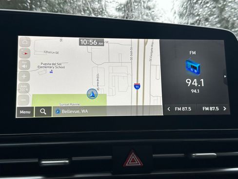 Used 2023 Hyundai Elantra Limited image 27