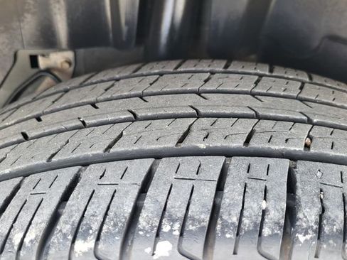 Used 2015 Ford Explorer XLT w/ Equipment Group 201B FWD image 28