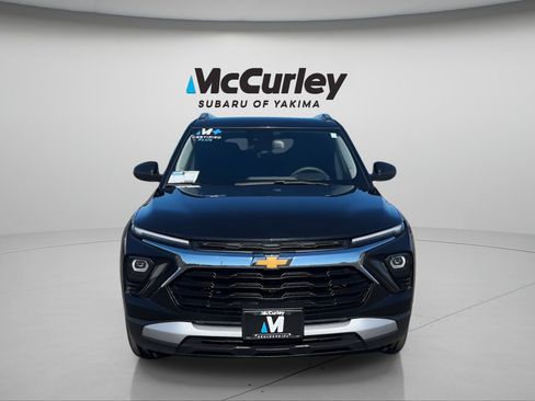 Used 2025 Chevrolet TrailBlazer LT AWD/4WD image 9