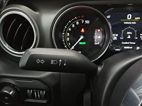 Certified 2021 Jeep Wrangler Unlimited Rubicon 4xe w/ Cold Weather Group image 28