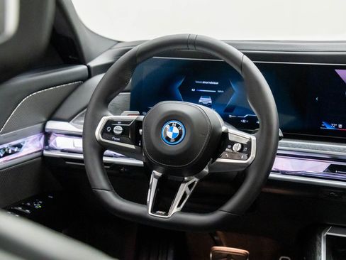 Used 2025 BMW i7 eDrive50 w/ M Sport Package image 11