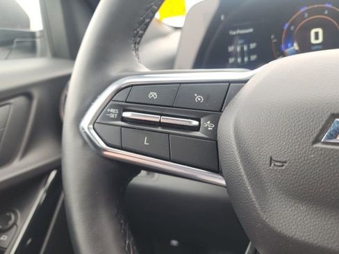 Used 2025 Chevrolet Equinox LT w/ Safety and Technology Package image 47