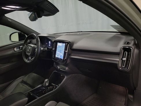 Used 2021 Volvo XC40 P8 Recharge w/ Advanced Package image 27