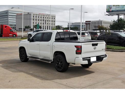 Used 2022 Nissan Frontier SV image 4