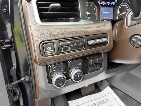 Used 2021 GMC Yukon Denali w/ Denali Ultimate Package AWD/4WD image 31