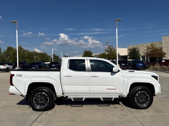 Used 2024 Toyota Tacoma TRD Off-Road w/ TRD Off Road Upgrade Package AWD/4WD image 7