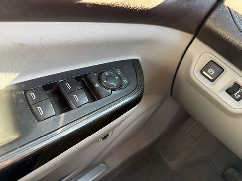 Used 2018 GMC Acadia SLT image 15