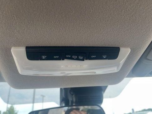 New 2025 Nissan Versa SV w/ Trunk Package image 28