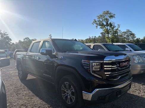 Used 2026 GMC Sierra 1500 SLT image 3