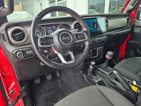 Used 2019 Jeep Wrangler Sport AWD/4WD image 12