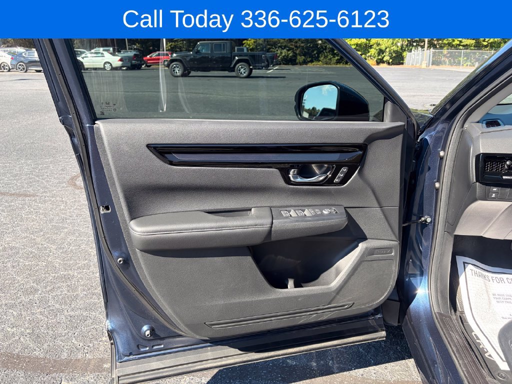 Used 2025 Honda CR-V EX-L image 12