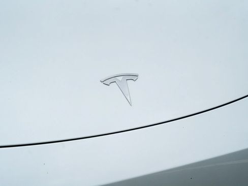 Used 2022 Tesla Model Y Performance AWD/4WD image 6
