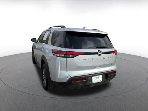 Used 2025 Nissan Pathfinder SV image 11