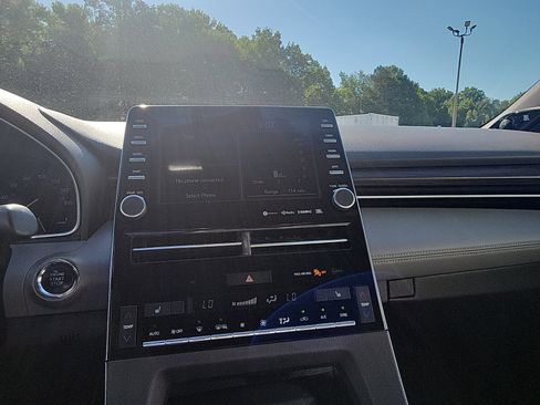 Used 2019 Toyota Avalon XLE w/ Moonroof Package FWD image 17
