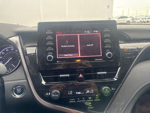 Used 2023 Toyota Camry SE w/ Convenience Package FWD image 10