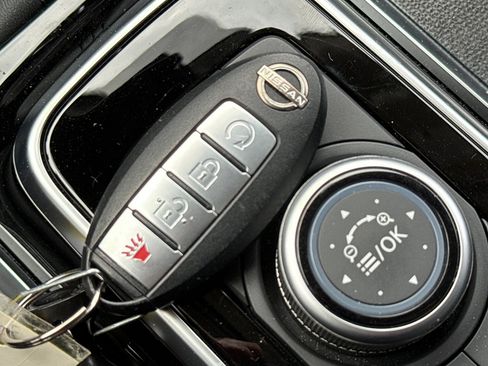 Used 2024 Nissan Armada SV image 37