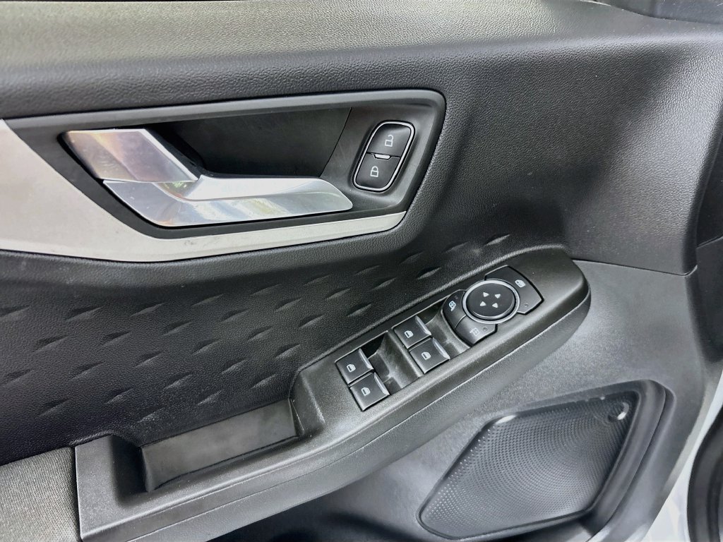 Used 2020 Ford Escape SE FWD image 18