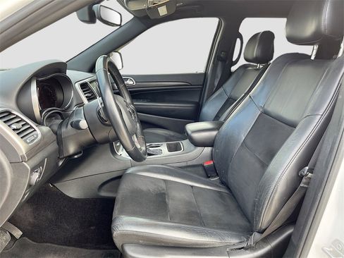 Used 2017 Jeep Grand Cherokee Altitude image 21