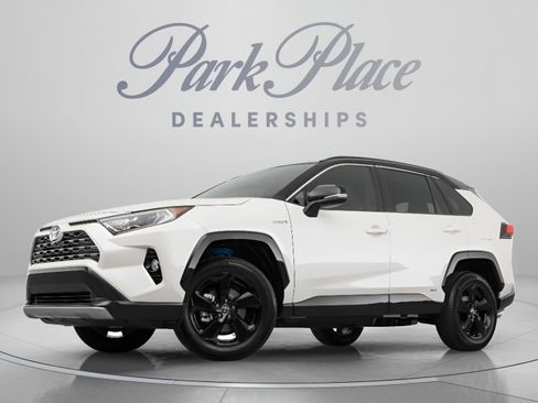 Used 2020 Toyota RAV4 XSE AWD/4WD image 2