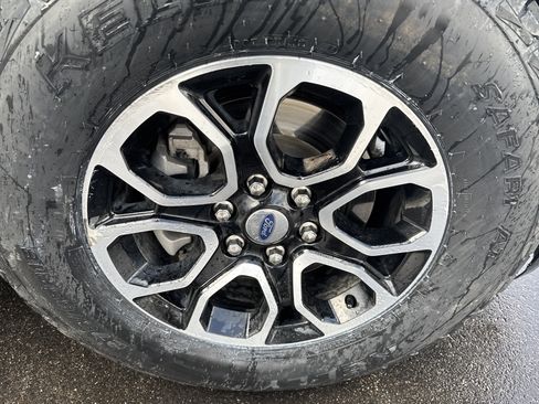 Used 2024 Ford Expedition XLT AWD/4WD image 40