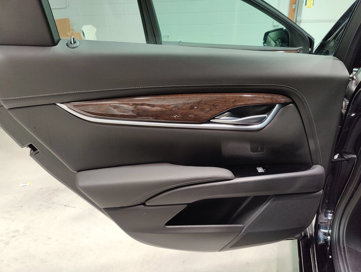 Used 2015 Cadillac XTS Luxury AWD/4WD image 42