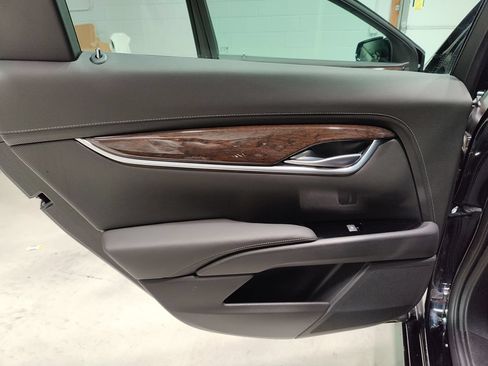Used 2015 Cadillac XTS Luxury AWD/4WD image 42