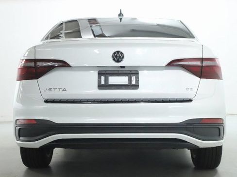 Used 2023 Volkswagen Jetta SE w/ Panoramic Sunroof Package FWD image 42