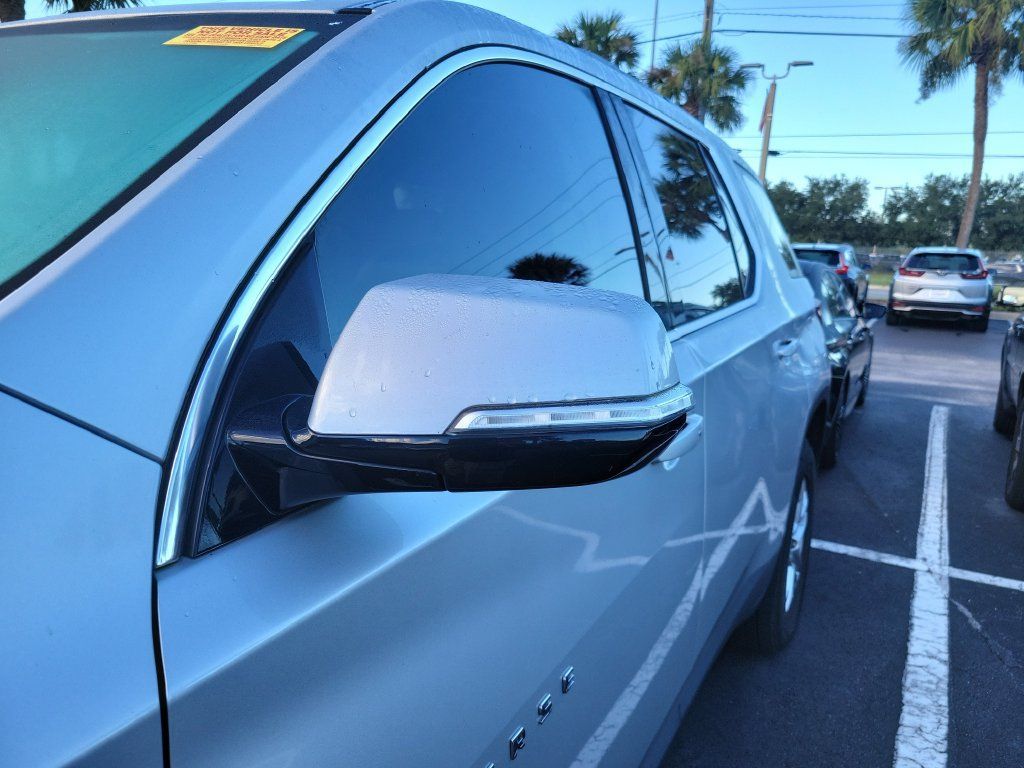 Used 2020 Chevrolet Traverse LT FWD image 5