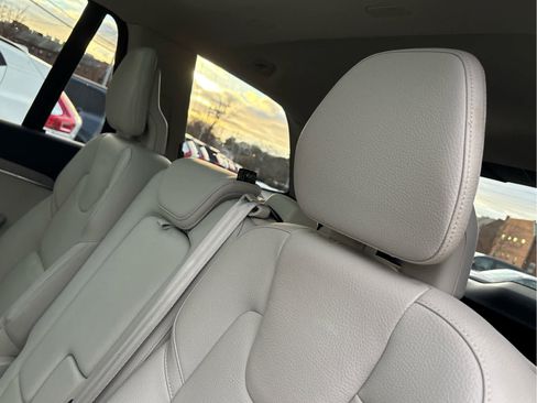 Used 2024 Volvo XC90 B6 Plus w/ Protection Package Premier image 18