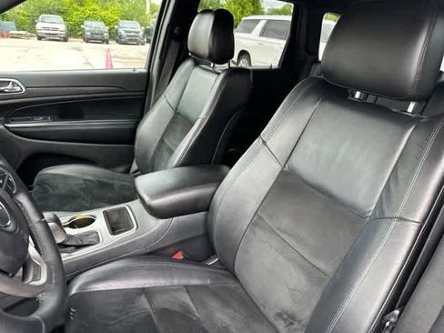 Used 2017 Jeep Grand Cherokee Altitude AWD/4WD image 4