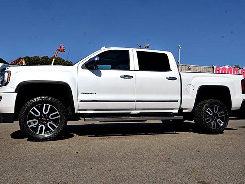 Used 2016 GMC Sierra 1500 Denali w/ Enhanced Driver Alert Package image 3