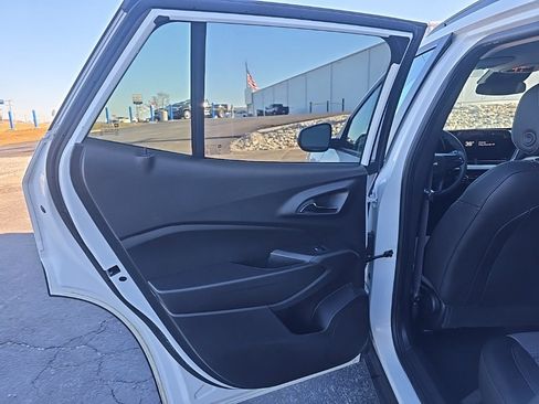 Used 2024 Chevrolet Trax LT image 17