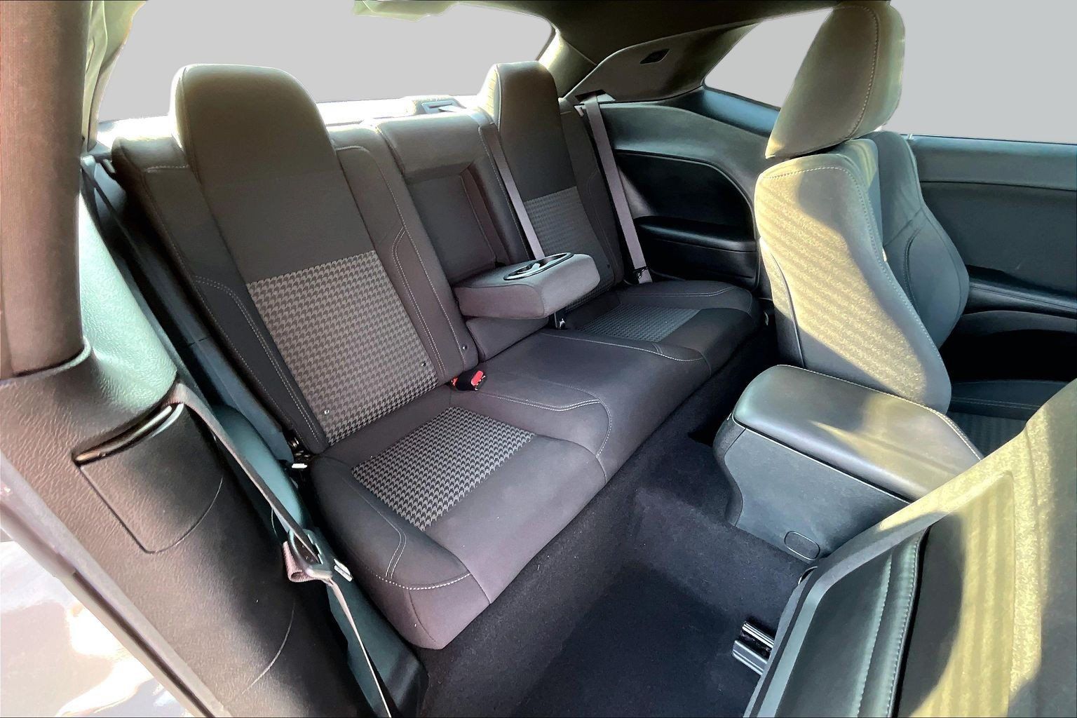 Used 2019 Dodge Challenger SXT RWD image 27