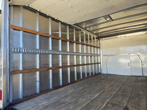 Used 2024 Ford E-350 and Econoline 350 Super Duty w/ Power Windows & Locks Group image 21