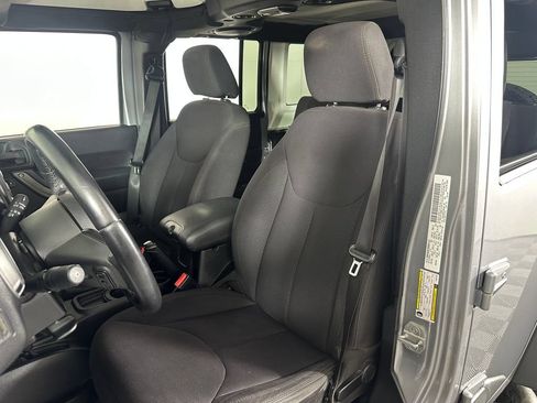Used 2013 Jeep Wrangler Unlimited Sport AWD/4WD image 13