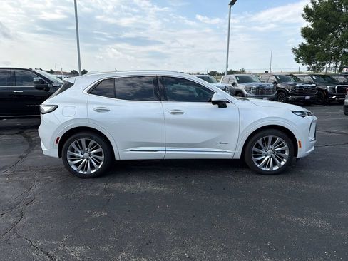 Used 2025 Buick Envision Avenir AWD/4WD image 4