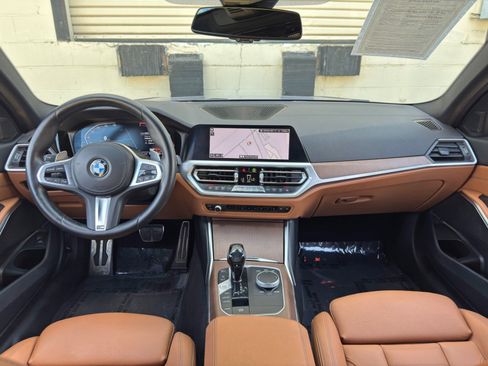 Used 2021 BMW 330i Sedan w/ M Sport Package RWD image 11