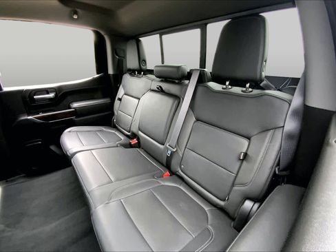 Used 2020 GMC Sierra 1500 SLT RWD image 20