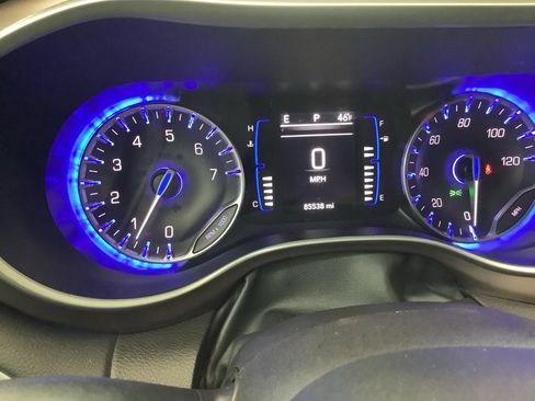 Used 2023 Chrysler Voyager LX image 19