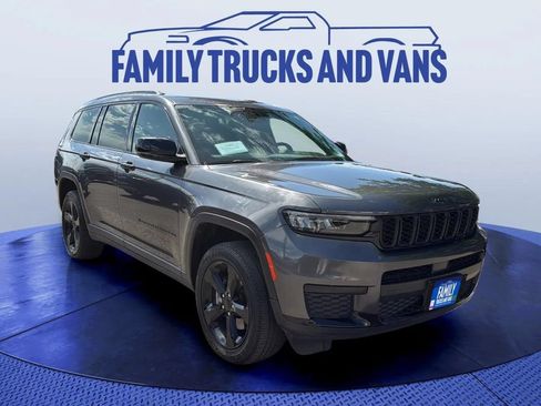 Used 2023 Jeep Grand Cherokee L Laredo AWD/4WD image 7