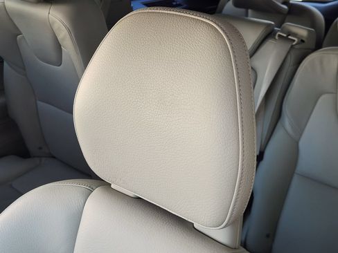 Used 2016 Volvo XC90 T6 Momentum AWD/4WD image 23
